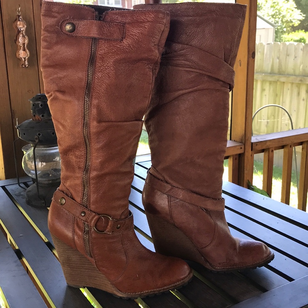 Wedge boots